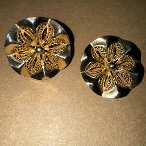 Sarah Coventry Gold Tone Earrings